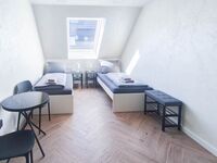 Doppelzimmer mit 2 Einzelbetten / Double room with 2 single beds Doppelzimmer mit 2 Einzelbetten / Double room with 2 single beds