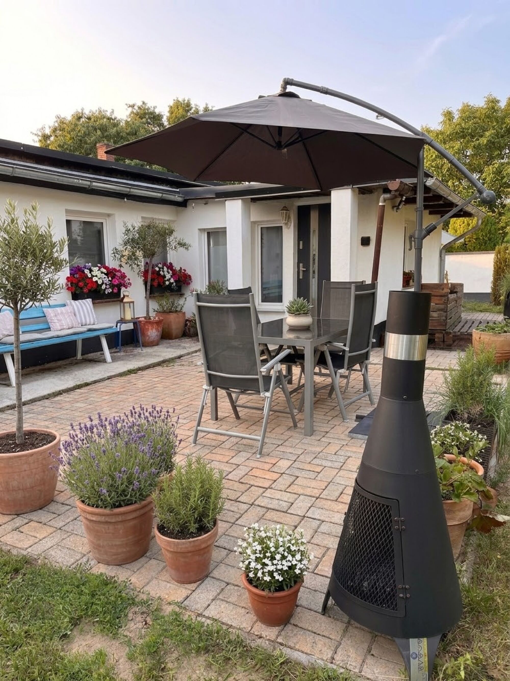 Terrasse mit Gattenanteil Terrasse mit Gattenanteil