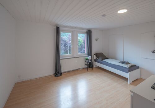 Einzelzimmer mit Einzelbett und Tv Einzelzimmer mit Einzelbett und Tv