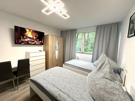 Monteurunterwohnungen in Krefeld. MAX 32 Personen Monteurunterwohnungen in Krefeld. MAX 32 Personen