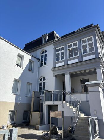Eingang auf der Hofseite Eingang auf der Hofseite
