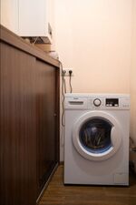 Zur Ausstattung gehört eine moderne Waschmaschine – ideal für längere Aufenthalte, Geschäftsreisen oder Teamunterkünfte. Wäsche waschen direkt vor Ort spart Zeit und sorgt für zusätzlichen Komfort. #Waschmaschine #Langzeitaufenthalt #VonVImmoServiceUG #WäscheVorOrt #PraktischWohnen #AusstattungFürTeams #DuisburgApartment Zur Ausstattung gehört eine moderne Waschmaschine – ideal für längere Aufenthalte, Geschäftsreisen oder Teamunterkünfte. Wäsche waschen direkt vor Ort spart Zeit und sorgt für zusätzlichen Komfort. #Waschmaschine #Langzeitaufenthalt #VonVImmoServiceUG #WäscheVorOrt #PraktischWohnen #AusstattungFürTeams #DuisburgApartment