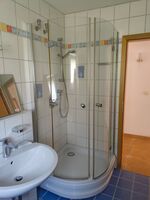 2 Zimmer, 4x Boxspringbetten, Parken direkt vor der Tür Bild 14 2 Zimmer, 4x Boxspringbetten, Parken direkt vor der Tür Bild 14