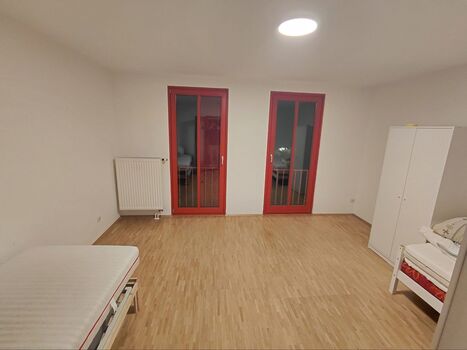 Zweites Doppelzimmer mit Einzelbett(en) und Kleiderschrank. Zweites Doppelzimmer mit Einzelbett(en) und Kleiderschrank.