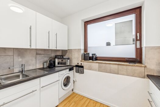 Renoviert | 3 Zi. 6 Betten | Netflix • Xbox • 3 Balkone Bild 2 Renoviert | 3 Zi. 6 Betten | Netflix • Xbox • 3 Balkone Bild 2