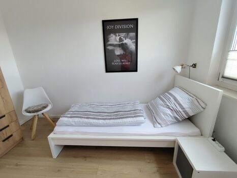 Einzelbett rechte Seite im 1. Schlafzimmer Einzelbett rechte Seite im 1. Schlafzimmer