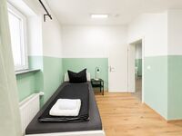 home2stay Apartmenthaus in Reutlingen NEU Wifi, Parkplatz, 30 Personen Bild 12 home2stay Apartmenthaus in Reutlingen NEU Wifi, Parkplatz, 30 Personen Bild 12