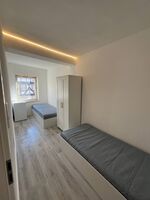 Zimmer 1. OG (Beispiel) Zimmer 1. OG (Beispiel)
