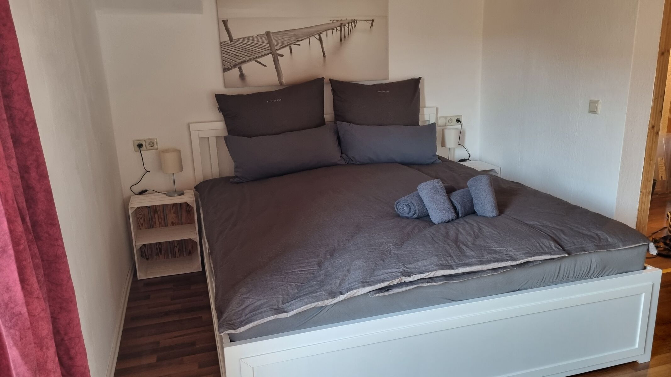 Schlafzimmer mit Doppelbett Schlafzimmer mit Doppelbett