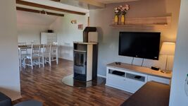 Wohnzimmer mit Kamin, Essbereich Wohnzimmer mit Kamin, Essbereich