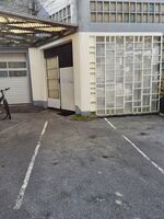 Eingangsbereich im Hinterhof mit 1 Parkmöglichkeit Eingangsbereich im Hinterhof mit 1 Parkmöglichkeit