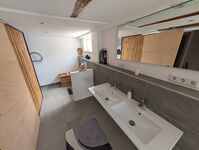 Badezimmer 1. OG Badezimmer 1. OG