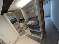 begehbarer Kleiderschrank (Schlafzimmer 1) begehbarer Kleiderschrank (Schlafzimmer 1)