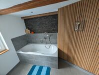 Badezimmer 1. OG Badezimmer 1. OG