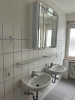 Geräumige 4 Zimmer Wohnung mit Balkon Bild 4 Geräumige 4 Zimmer Wohnung mit Balkon Bild 4