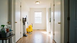 GK11 / TOMASZ-LIVING in AACHEN - Modernes Bad + Smart TV Bild 8 GK11 / TOMASZ-LIVING in AACHEN - Modernes Bad + Smart TV Bild 8