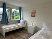4-Zimmer-Wohnung mit WLAN & Küche Bild 1 4-Zimmer-Wohnung mit WLAN & Küche Bild 1