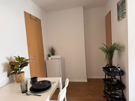 Moderne Einzel - und Doppelzimmer mit eigenem Bad und Gemeinschaftsküche Zdjęcie 3 Moderne Einzel - und Doppelzimmer mit eigenem Bad und Gemeinschaftsküche Zdjęcie 3