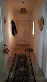 Flur, von dem die Zimmer abgehen. Flur, von dem die Zimmer abgehen.