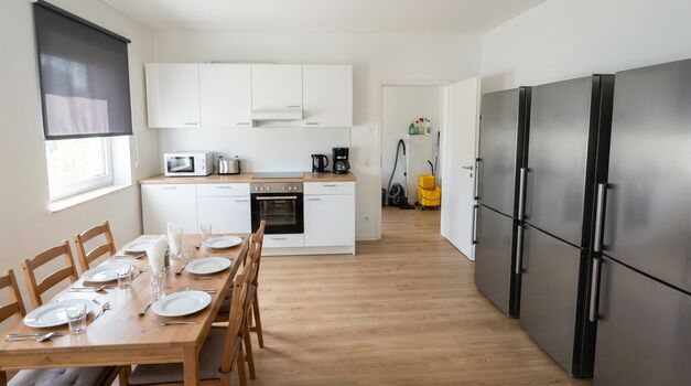 MH17 / TOMASZ-LIVING in OBERHAUSEN - Eigene Dusche + WC Picture 5 MH17 / TOMASZ-LIVING in OBERHAUSEN - Eigene Dusche + WC Picture 5