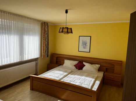 Monteurzimmer mit eigenem Bad – einfach, ruhig und praktisch Bild 2 Monteurzimmer mit eigenem Bad – einfach, ruhig und praktisch Bild 2