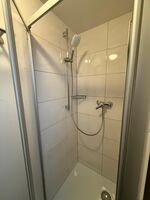 Dusche je Zimmer Dusche je Zimmer