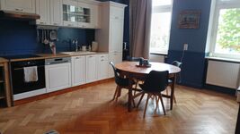 Charmante Wohnung in historischer Villa+Parkplatz Bild 8 Charmante Wohnung in historischer Villa+Parkplatz Bild 8
