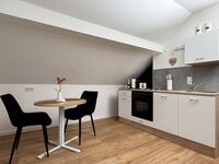 2 Zimmer Dachwohnung mit Burgblick und Kingsize Bett Bild 1 2 Zimmer Dachwohnung mit Burgblick und Kingsize Bett Bild 1