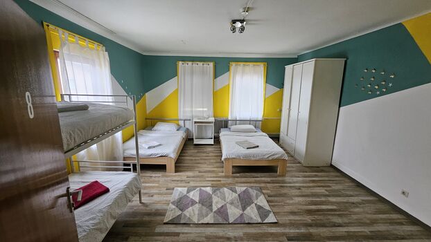 Mehrbettzimmer auch für Familien und Gruppen Mehrbettzimmer auch für Familien und Gruppen