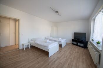 Wohnung 1 + 2 mit je 2 DZ Wohnung 1 + 2 mit je 2 DZ