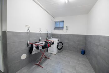 Waschmaschine im Keller Waschmaschine im Keller
