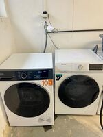 Waschmaschine und Trockner Waschmaschine und Trockner