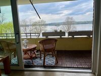Gemütliche Balkonmöbel mit direktem Blick auf den Dieksee Gemütliche Balkonmöbel mit direktem Blick auf den Dieksee