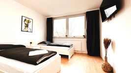 Monteurwohnung mit Balkon und Wohnzimmer Bild 1 Monteurwohnung mit Balkon und Wohnzimmer Bild 1