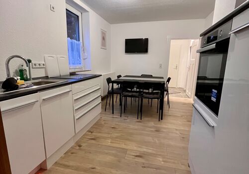 Große moderne Wohnküche ideal für Ihr Team, Trupp oder Kolonne Große moderne Wohnküche ideal für Ihr Team, Trupp oder Kolonne