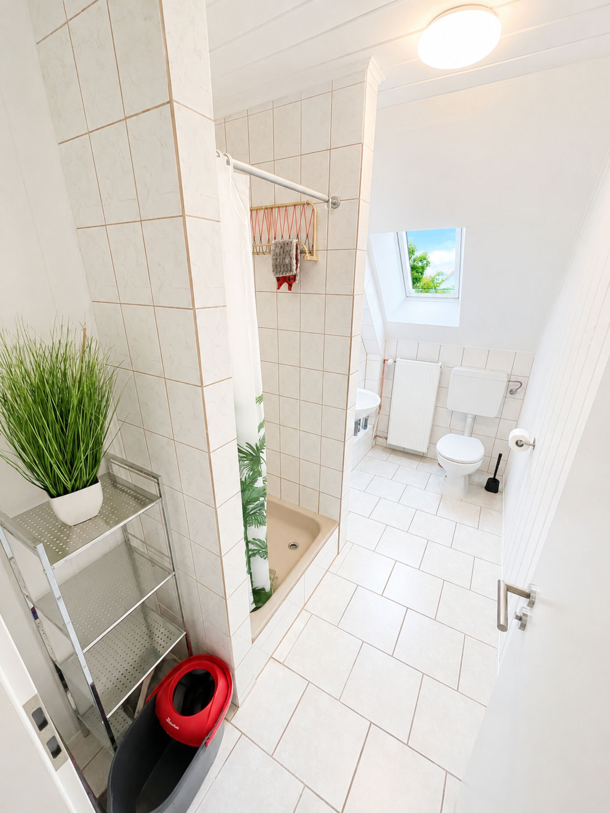 Bad mit Dusche Bad mit Dusche