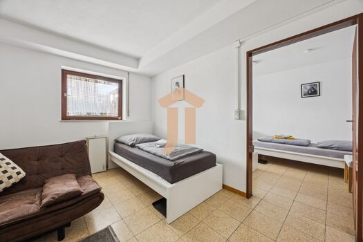 Wohnzimmer / Durchgangszimmer Wohnzimmer / Durchgangszimmer