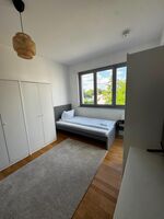 Moderne Monteurwohnung mit Balkon, WLAN, voll ausgestatteter Küche & Par Bild 10 Moderne Monteurwohnung mit Balkon, WLAN, voll ausgestatteter Küche & Par Bild 10