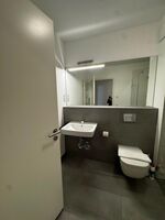 Moderne Monteurwohnung mit Balkon, WLAN, voll ausgestatteter Küche & Par Bild 5 Moderne Monteurwohnung mit Balkon, WLAN, voll ausgestatteter Küche & Par Bild 5