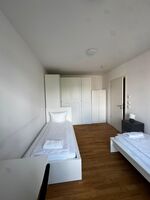 Moderne Monteurwohnung mit Balkon, WLAN, voll ausgestatteter Küche & Par Bild 2 Moderne Monteurwohnung mit Balkon, WLAN, voll ausgestatteter Küche & Par Bild 2