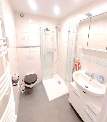 4 Einzelzimmer/ 1 Doppelzimmer/ Grillplatz Bild 5 4 Einzelzimmer/ 1 Doppelzimmer/ Grillplatz Bild 5