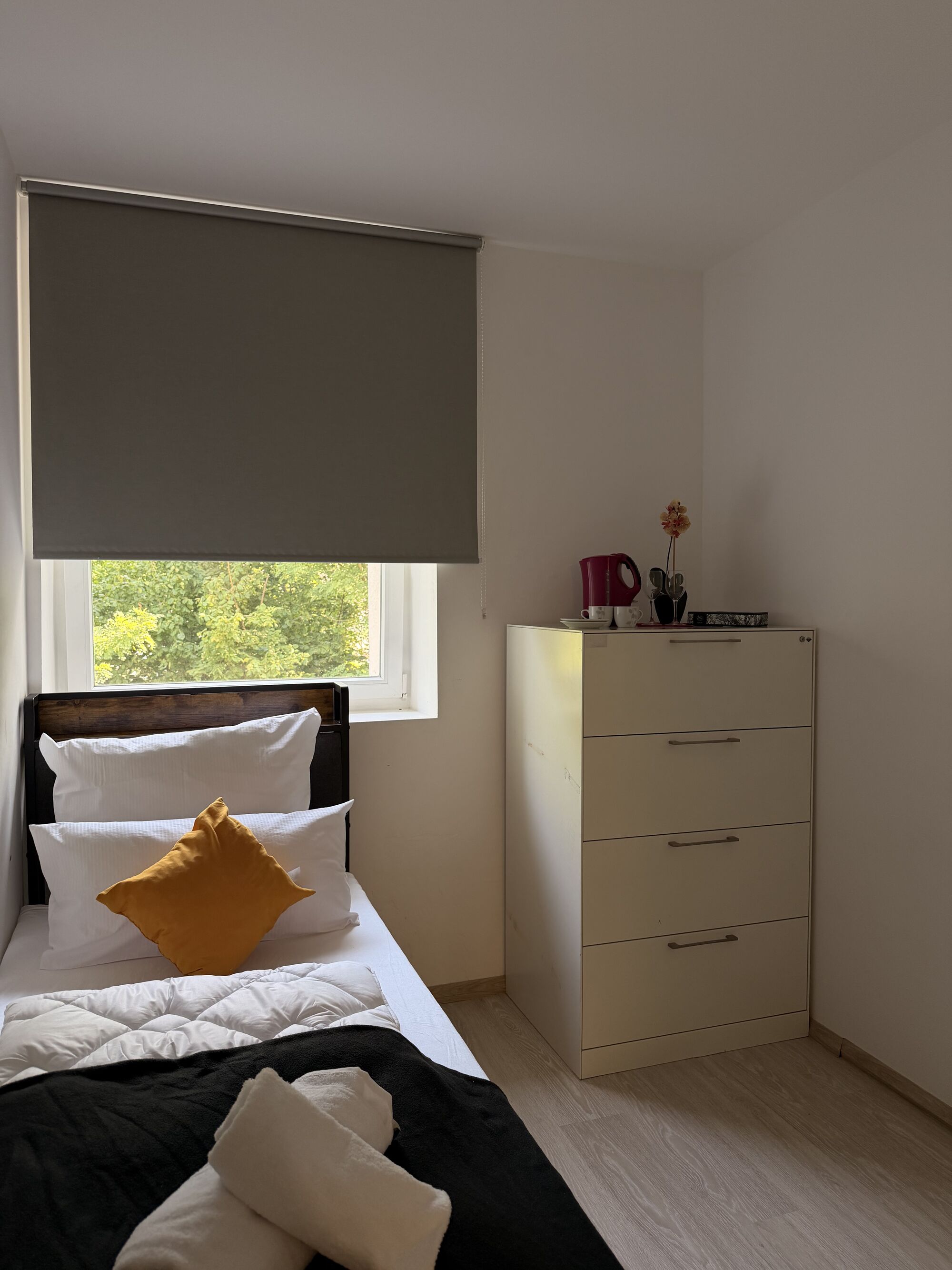 Helles Zimmer mit Einzelbetten Helles Zimmer mit Einzelbetten