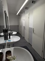 Modernes Badezimmer mit Dusche Modernes Badezimmer mit Dusche