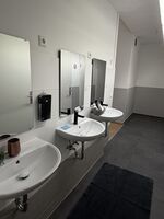 Modernes Badezimmer mit Dusche Modernes Badezimmer mit Dusche