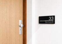 Ansicht vom Wohnungseingang: Willkommen im ZecheLoft 33. Ihr modernes Apartment ist leicht zu finden und bietet einen komfortablen, stilvollen Rückzugsort. Perfekt für Geschäftsreisende, Städtereisen oder einen entspannten Aufenthalt. Ansicht vom Wohnungseingang: Willkommen im ZecheLoft 33. Ihr modernes Apartment ist leicht zu finden und bietet einen komfortablen, stilvollen Rückzugsort. Perfekt für Geschäftsreisende, Städtereisen oder einen entspannten Aufenthalt.