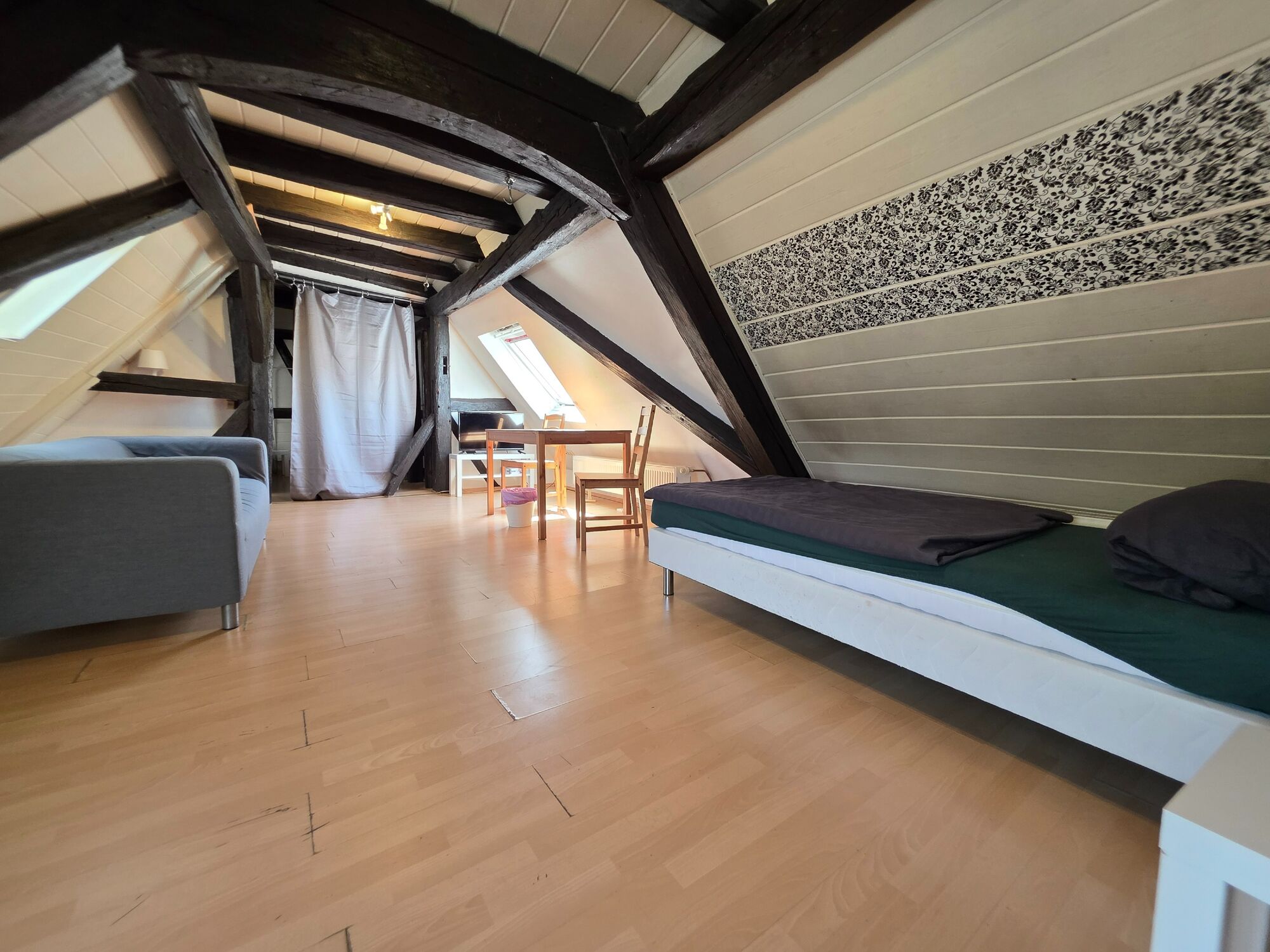 Schlafzimmer mit einem Einzelbett Schlafzimmer mit einem Einzelbett