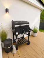 Grill + große 30qm Terrasse Grill + große 30qm Terrasse