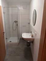 Neue renovierte Wohnung mit wöch. gener. Reinigung im Preis Bild 4 Neue renovierte Wohnung mit wöch. gener. Reinigung im Preis Bild 4