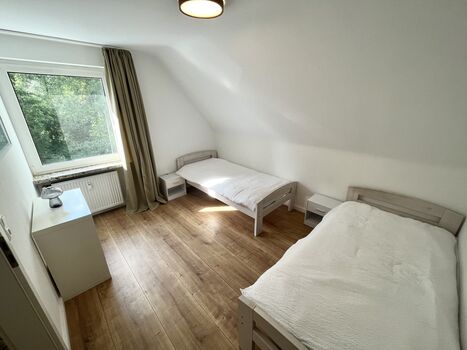 Schlafzimmer 2 (2 Einzelbetten 1x2m) Schlafzimmer 2 (2 Einzelbetten 1x2m)