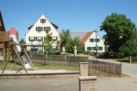 Ferienhaus + 2 Ferienwohnungen Nähe Nürnberg- Schnelles Wlan Ferienhaus + 2 Ferienwohnungen Nähe Nürnberg- Schnelles Wlan